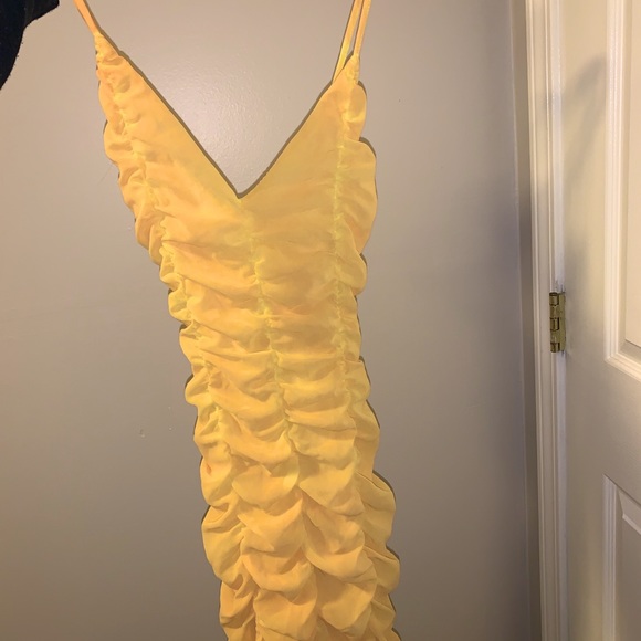 PrettyLittleThing Dresses & Skirts - Pretty Little Thing ruched dress